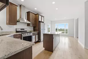 3133 Pleasant St, Sun Prairie, WI 53590 - Photo 9