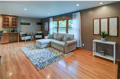 1618 Angel Crest Way, Madison, WI 53716 - Photo 5