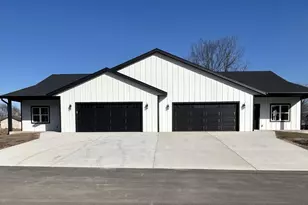 1222 Prairie Ave, Janesville, WI 53545 - Photo 1