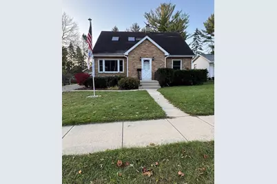 227 Windsor Street, Sun Prairie, WI 53590 - Photo 1