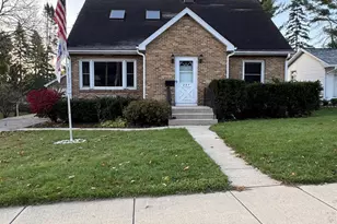 227 Windsor St, Sun Prairie, WI 53590 - Photo 1