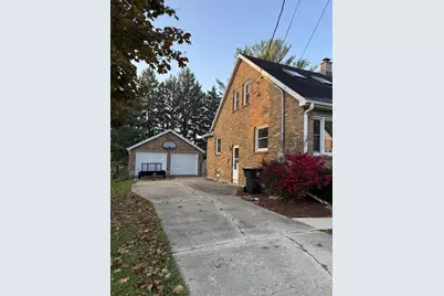 227 Windsor Street, Sun Prairie, WI 53590 - Photo 3