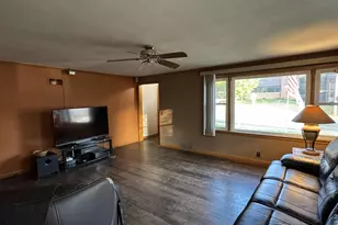 227 Windsor St, Sun Prairie, WI 53590 - Photo 9