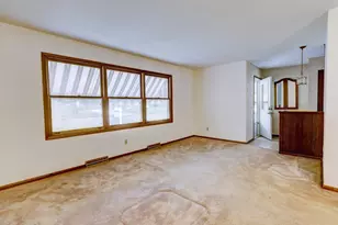 3109 Ashford Ln, Madison, WI 53713 - Photo 7