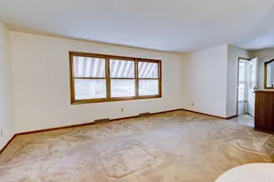 3109 Ashford Ln, Madison, WI 53713 - Photo 5