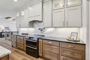 809 Nancy Ct, Waunakee, WI 53597 - Photo 11