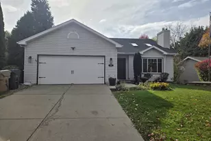 117 Knutson Dr, Madison, WI 53704 - Photo 1