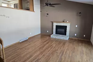 117 Knutson Dr, Madison, WI 53704 - Photo 7