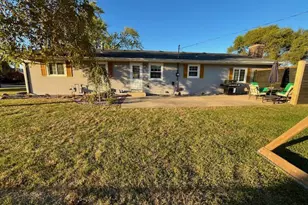 2260 Cobblestone Ln, Beloit, WI 53511 - Photo 5