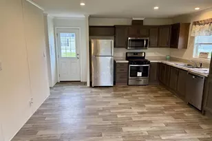 38005 Hwy 18, Prairie Du Chien, WI 53821 - Photo 11