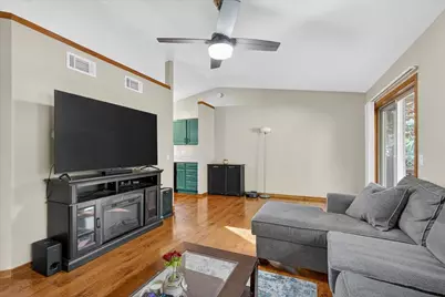 2802 Wayland Drive, Madison, WI 53713 - Photo 3