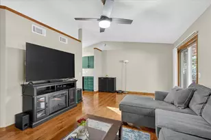 2802 Wayland Dr, Madison, WI 53713 - Photo 3