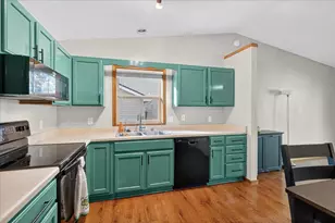 2802 Wayland Dr, Madison, WI 53713 - Photo 7