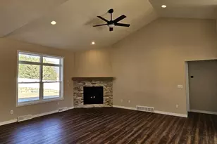 4401 Scottys Dr, Janesville, WI 53546 - Photo 7