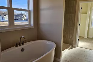 4401 Scottys Dr, Janesville, WI 53546 - Photo 9