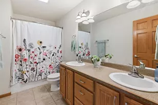 1046 Stonehaven Dr, Sun Prairie, WI 53590 - Photo 21