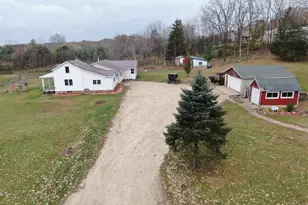 N9307 Old Hwy 22 Rd, Pardeeville, WI 53954 - Photo 7