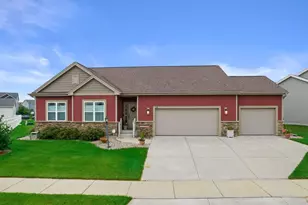 338 Bella Way, Sun Prairie, WI 53590 - Photo 1