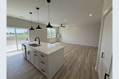 3164 S Bartells Dr Drive #202, Beloit, WI 53511 - Photo 7