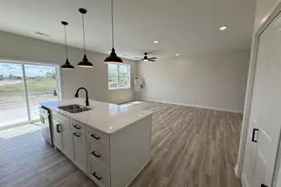 3164 S Bartells Dr Dr, Beloit, WI 53511 - Photo 7