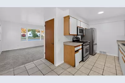 6829 Cooper Avenue, Middleton, WI 53562 - Photo 13