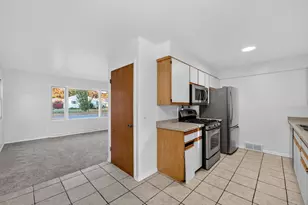 6829 Cooper Ave, Middleton, WI 53562 - Photo 13