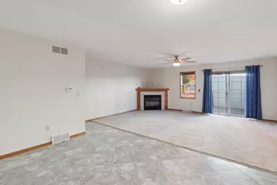 2339 Effingham Way, Sun Prairie, WI 53590 - Photo 9