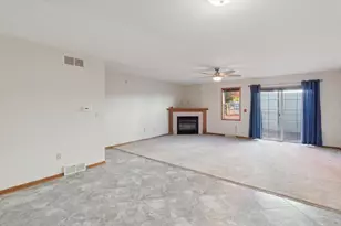 2339 Effingham Way, Sun Prairie, WI 53590 - Photo 9