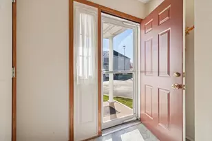 2339 Effingham Way, Sun Prairie, WI 53590 - Photo 3