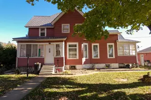 332 Coe St, Cashton, WI 54619 - Photo 1