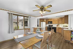 210 Pleasant Dr, Waunakee, WI 53597 - Photo 7