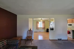 2205 S Palm St, Janesville, WI 53546 - Photo 9