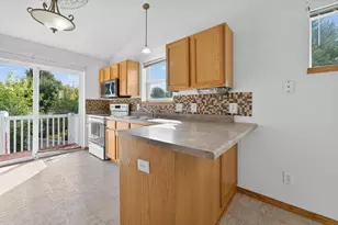 1077 Gas Light Dr, Sun Prairie, WI 53590 - Photo 11