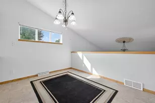 1077 Gas Light Dr, Sun Prairie, WI 53590 - Photo 9