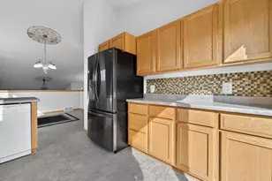 1077 Gas Light Dr, Sun Prairie, WI 53590 - Photo 15