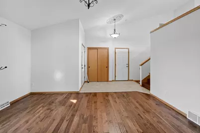 1077 Gas Light Drive, Sun Prairie, WI 53590 - Photo 7