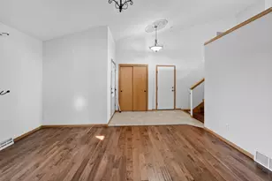 1077 Gas Light Dr, Sun Prairie, WI 53590 - Photo 7