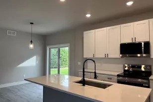 4000 Boulder Dr, Janesville, WI 53546 - Photo 5