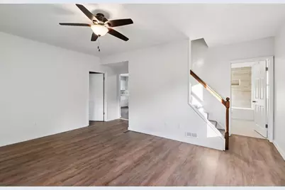 323 Center Avenue, Janesville, WI 53548 - Photo 5