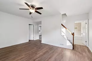 323 Center Ave, Janesville, WI 53548 - Photo 5