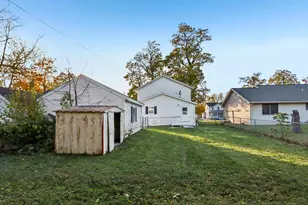 323 Center Ave, Janesville, WI 53548 - Photo 21