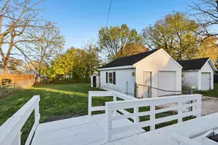 323 Center Ave, Janesville, WI 53548 - Photo 23