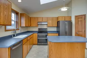 7810 Starr Grass Dr, Madison, WI 53719 - Photo 5