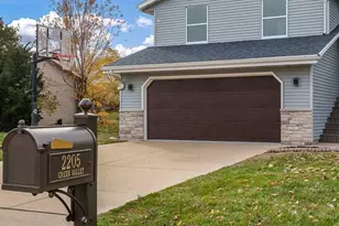 2205 Green Valley Dr, Janesville, WI 53546 - Photo 11