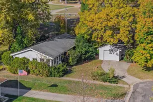 313 Bluffview Ct, Portage, WI 53901 - Photo 3