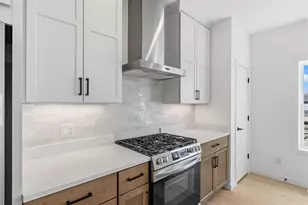 610 Clemens Dr, Arlington, WI 53911 - Photo 11