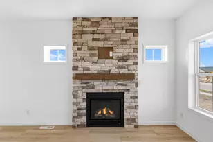 610 Clemens Dr, Arlington, WI 53911 - Photo 5