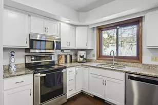 6202 Rivercrest Dr, Mcfarland, WI 53558 - Photo 5