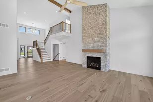 1438 Greenleaf Ct, Sun Prairie, WI 53590 - Photo 3