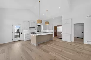 1438 Greenleaf Ct, Sun Prairie, WI 53590 - Photo 9